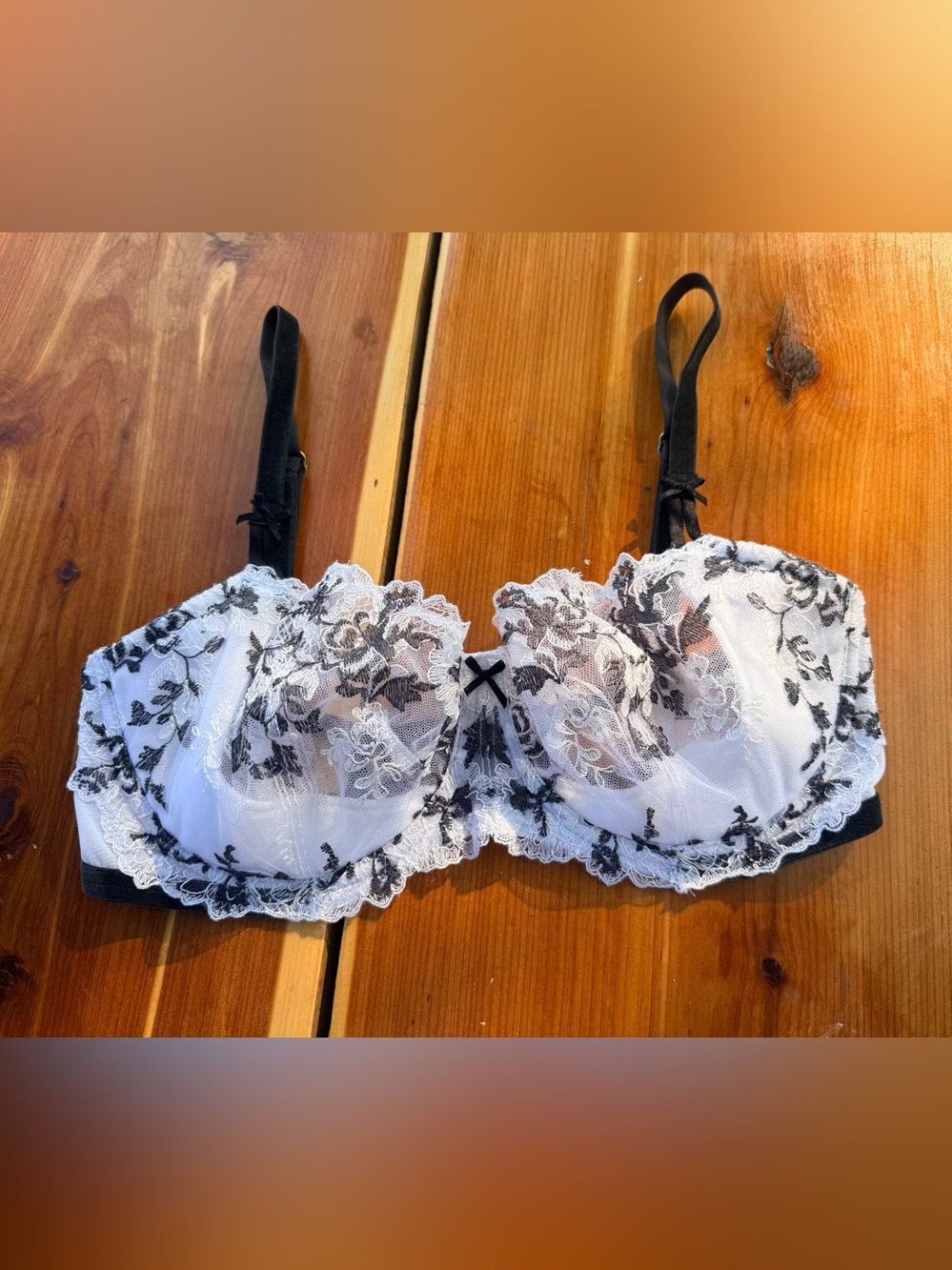 Victoria's Secret Dream Angels Lace Pushup Bra Without Padding 32DDD